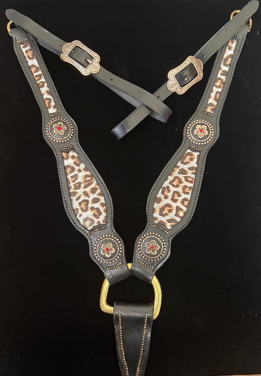 Black & cheetah leather tack set – breast collar with hand-painted dots & coordinating conchos by Rockin' M Leathers