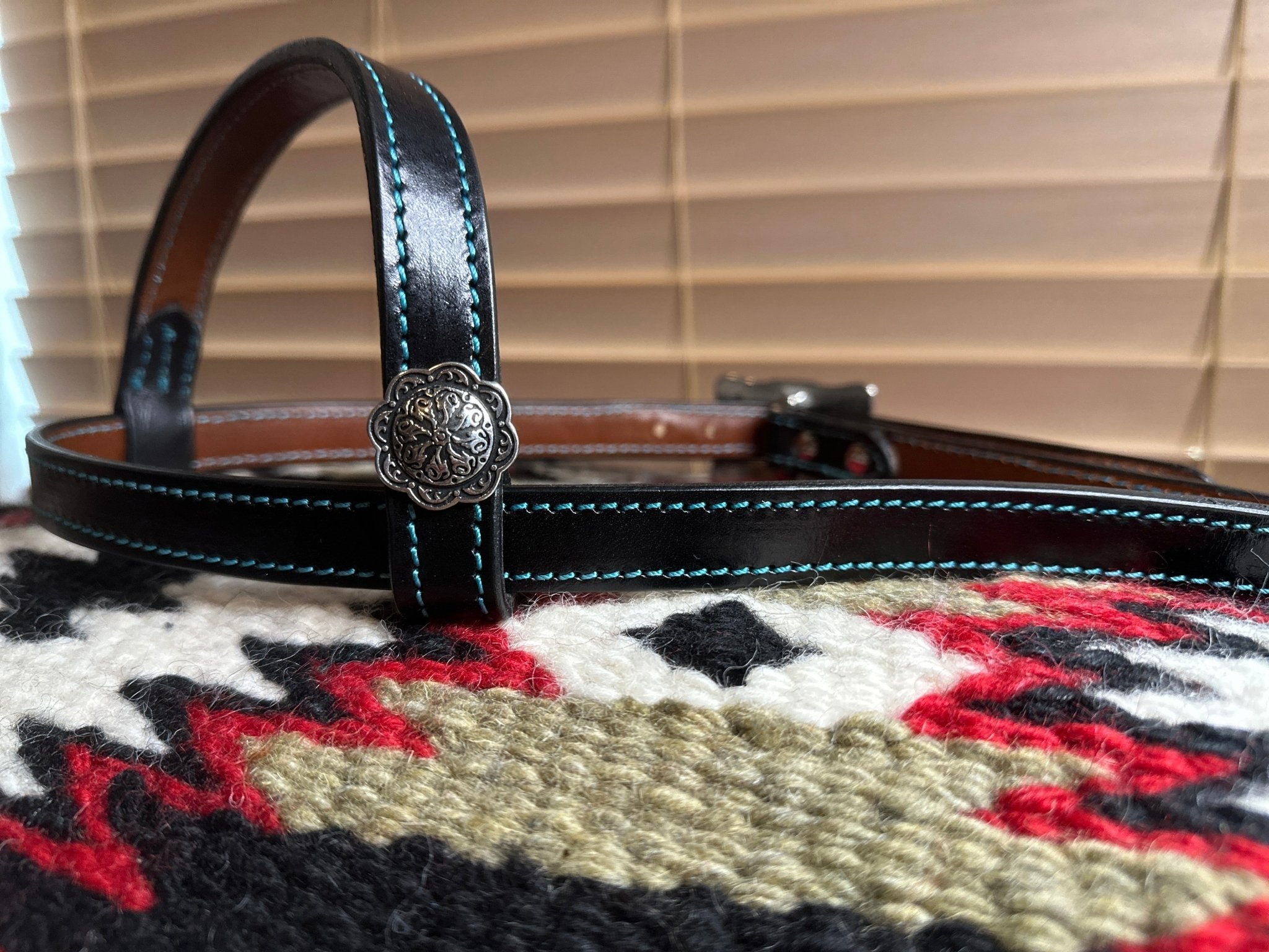 Single Ear Quickchange Headstall – Roughout or Smooth Leather, Custom  Color & Stitching - Tack Rockin' M Leathers