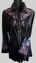 Vintage Collection Floral Embroidered Western Blouse – Button Closure - Apparel Vintage Collection