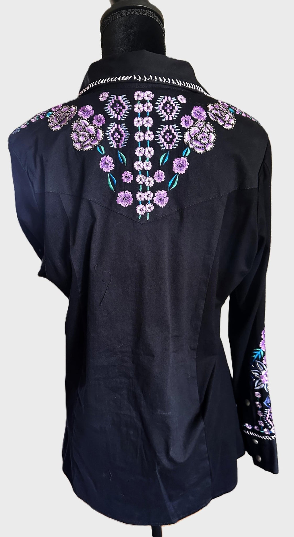 Vintage Collection Floral Embroidered Western Blouse – Button Closure - Apparel Vintage Collection