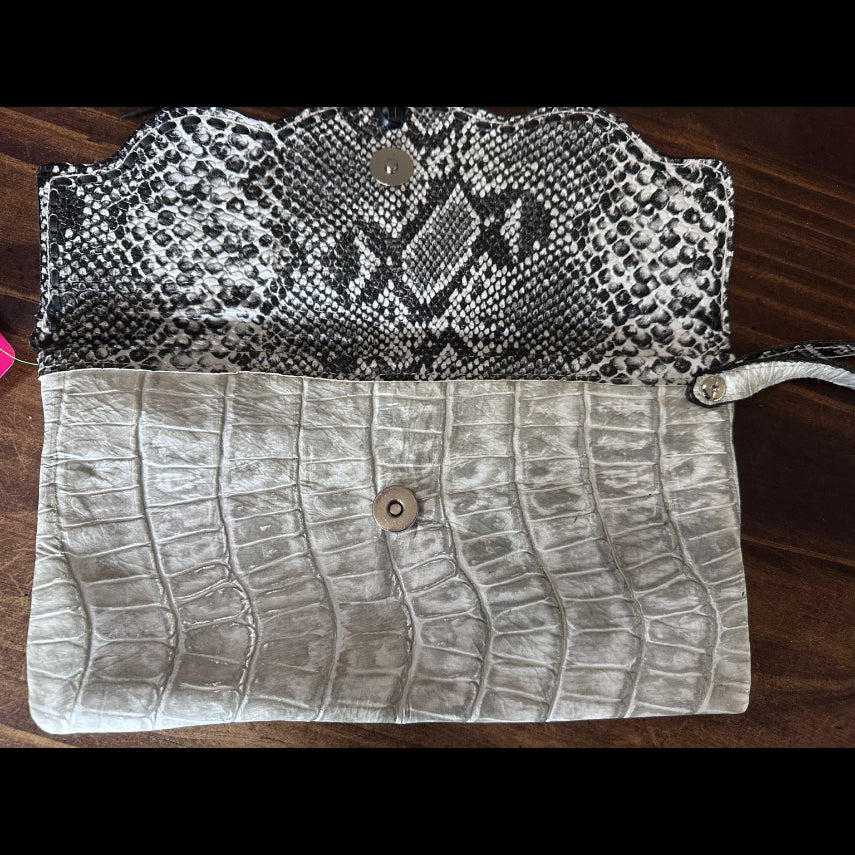 Rockin' M Leathers Wristlet/Clutch Handbag Open - Rockin' M Leathers